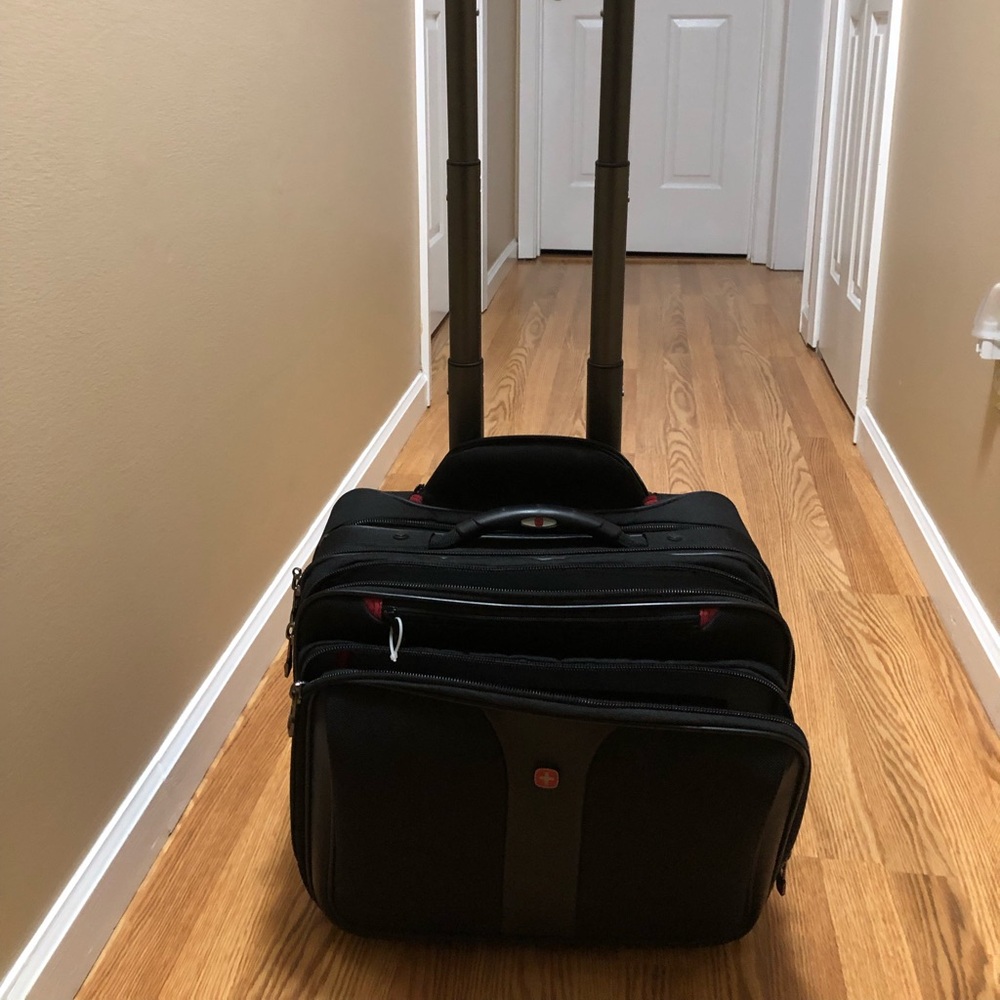 Black Rolling Suitcase with Telescopic Handle